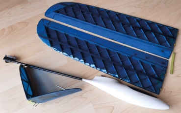 2694 Boo Slope Glider Holzbausatz in innovativer Sperrholzbauweise